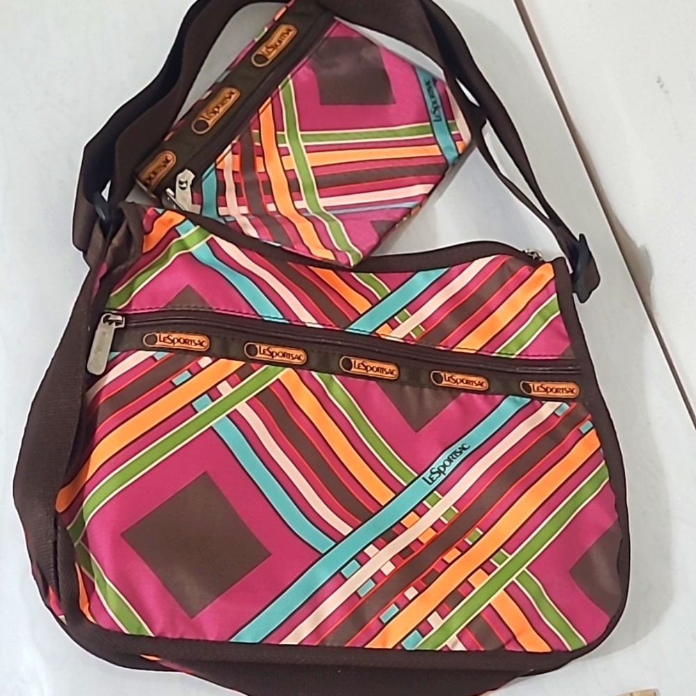 Le sportsac Authentic Shoulder Bag and Case. New, never used!